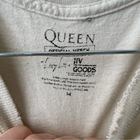 Vintage Queen “The Works” Distressed Graphic Band Tee - Picture 2 of 5